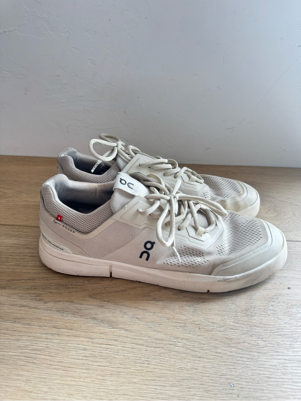 On Running Men's The Roger white grey Sneakers